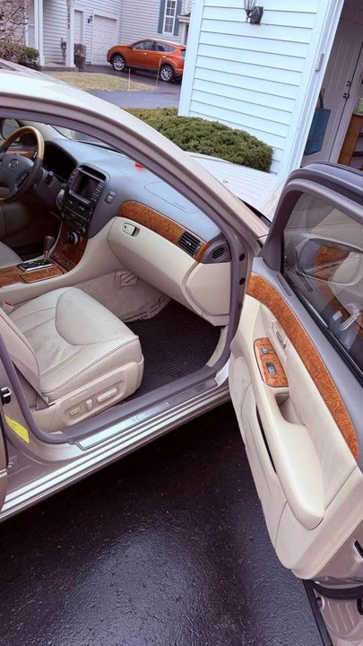 2004 Lexus LS 3rd Gen - Image 4 of 9