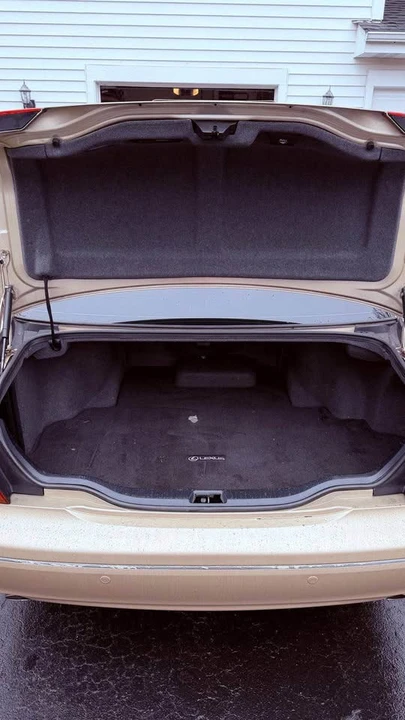 2004 Lexus LS 3rd Gen - Image 9 of 9
