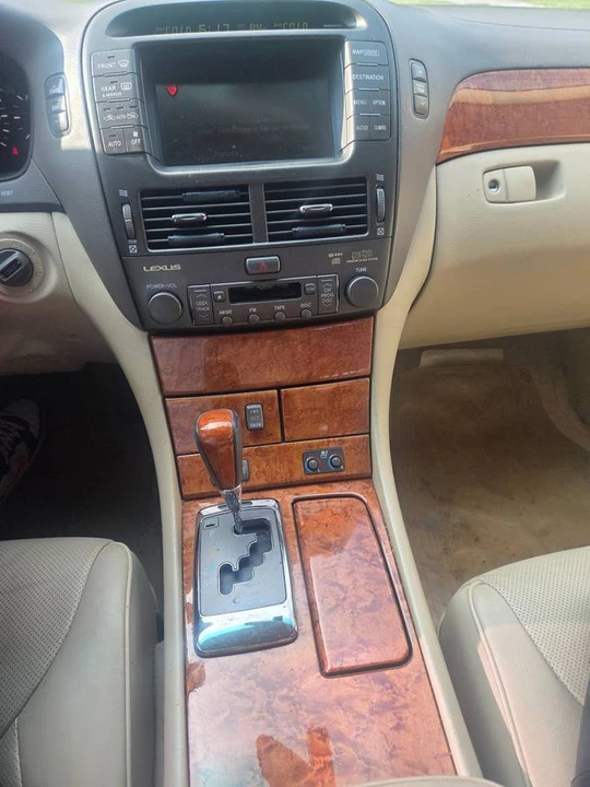 2006 Lexus LS 3rd Gen - Image 5 of 5