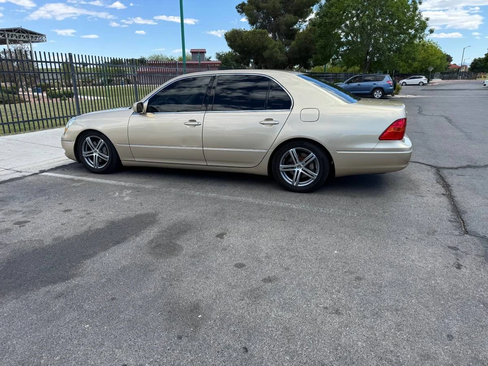 2001 Lexus LS 3rd Gen - Image 2 of 7