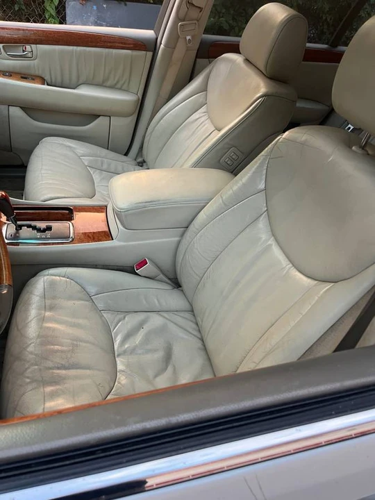 2001 Lexus LS 3rd Gen - Image 4 of 6
