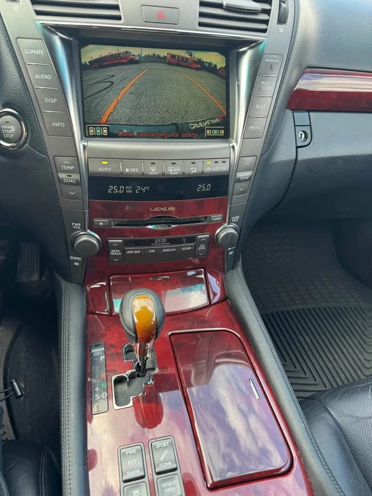 2009 Lexus LS 4th Gen - Image 5 of 10