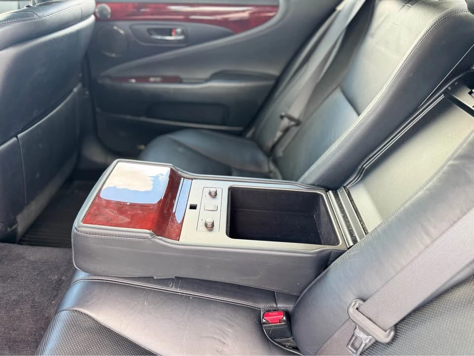 2009 Lexus LS 4th Gen - Image 6 of 10