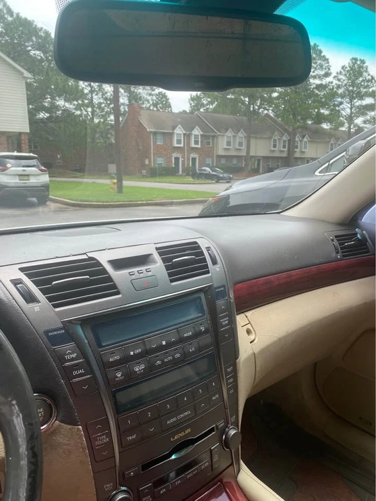 Lexus LS 4th Gen - Image 5 of 5