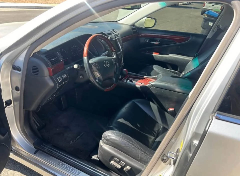 2007 Lexus LS 4th Gen - Image 7 of 9