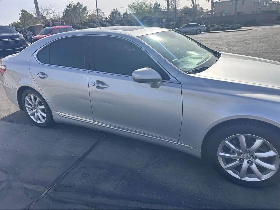 2007 Lexus LS 4th Gen - Image 9 of 9