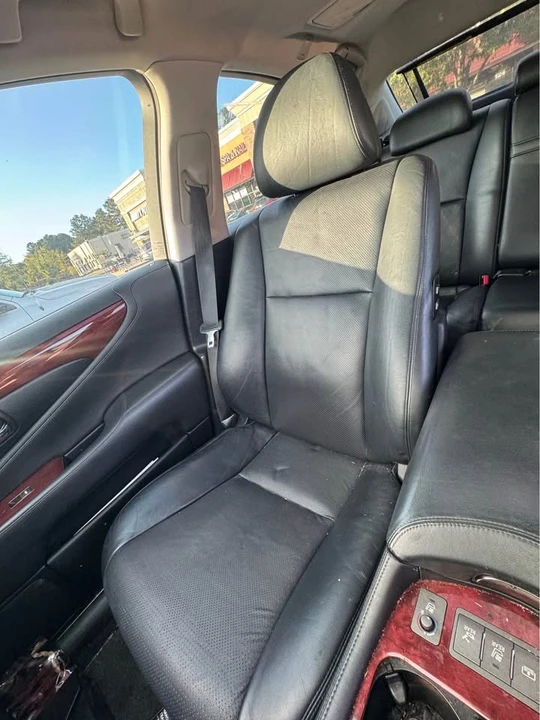 Lexus LS 4th Gen - Image 8 of 10