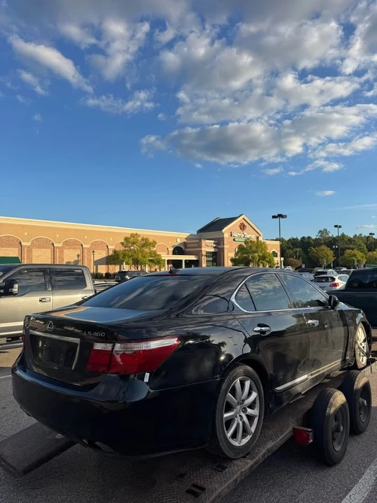 Lexus LS 4th Gen - Image 4 of 10