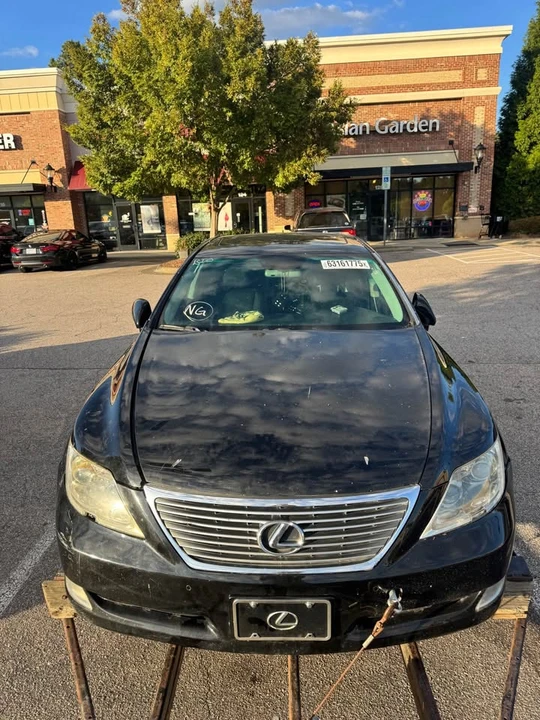 Lexus LS 4th Gen - Image 5 of 10