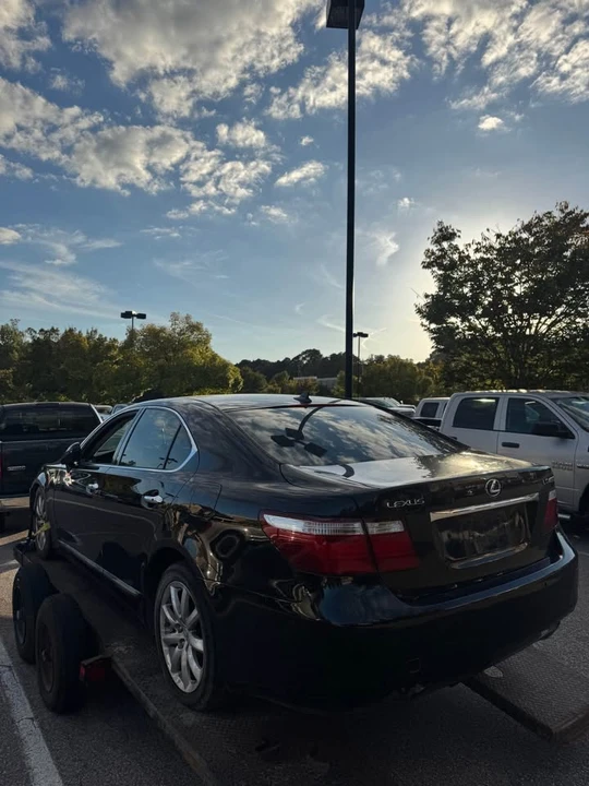 Lexus LS 4th Gen - Image 3 of 10