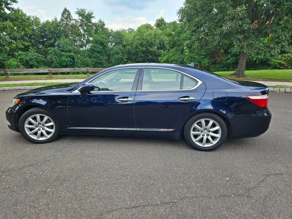 2007 Lexus LS 4th Gen - Image 10 of 15
