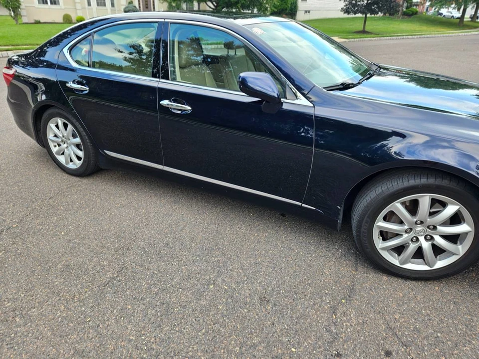 2007 Lexus LS 4th Gen - Image 8 of 15