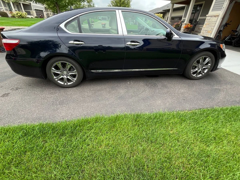 2008 Lexus LS 4th Gen - Image 5 of 12