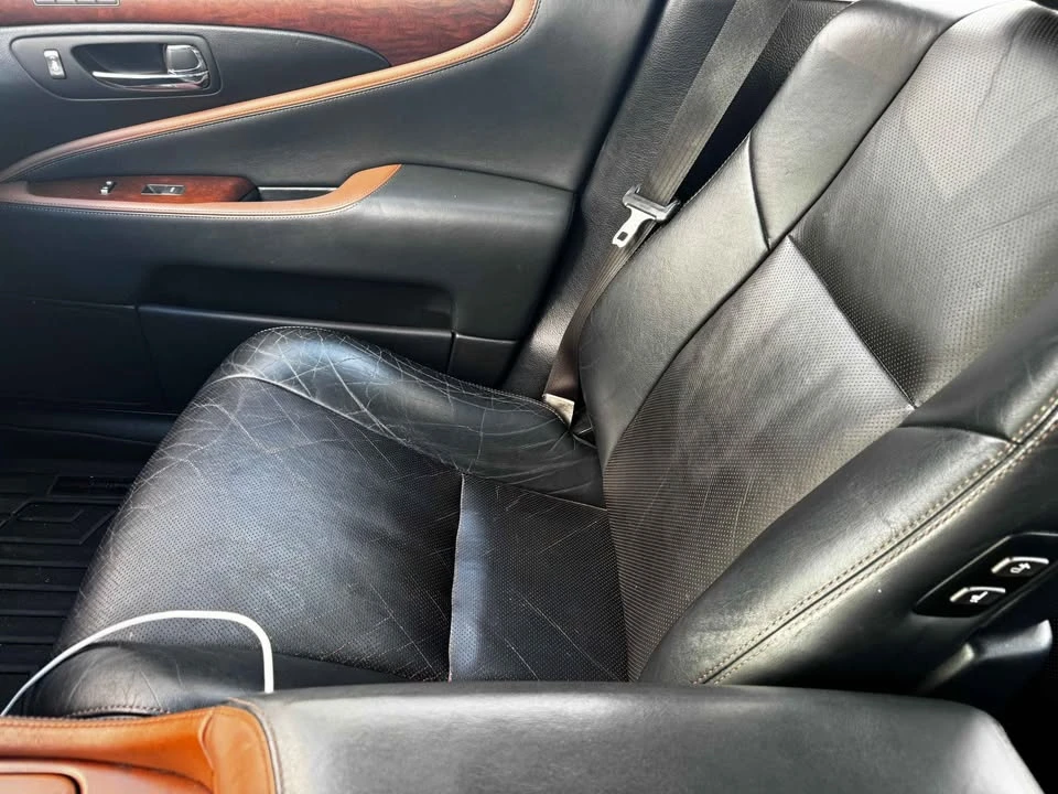 2011 Lexus LS 4th Gen - Image 5 of 10