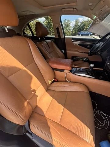 2013 Lexus LS 4th Gen - Image 11 of 18