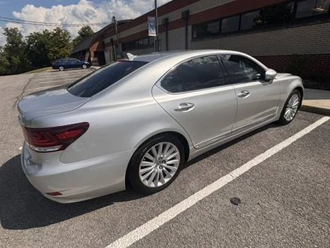 2013 Lexus LS 4th Gen - Image 8 of 18