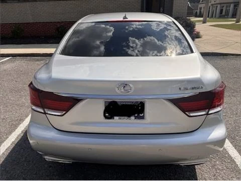 2013 Lexus LS 4th Gen - Image 4 of 18