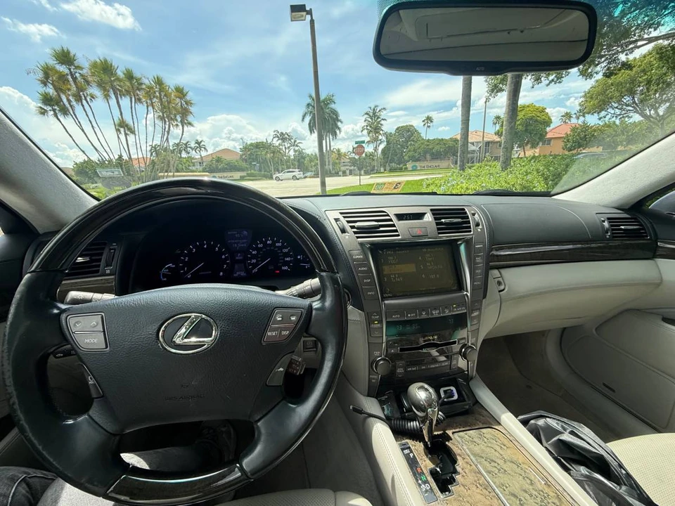 2008 Lexus LS 4th Gen - Image 2 of 23
