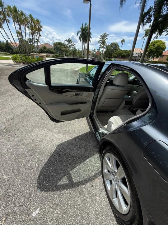2008 Lexus LS 4th Gen - Image 13 of 23