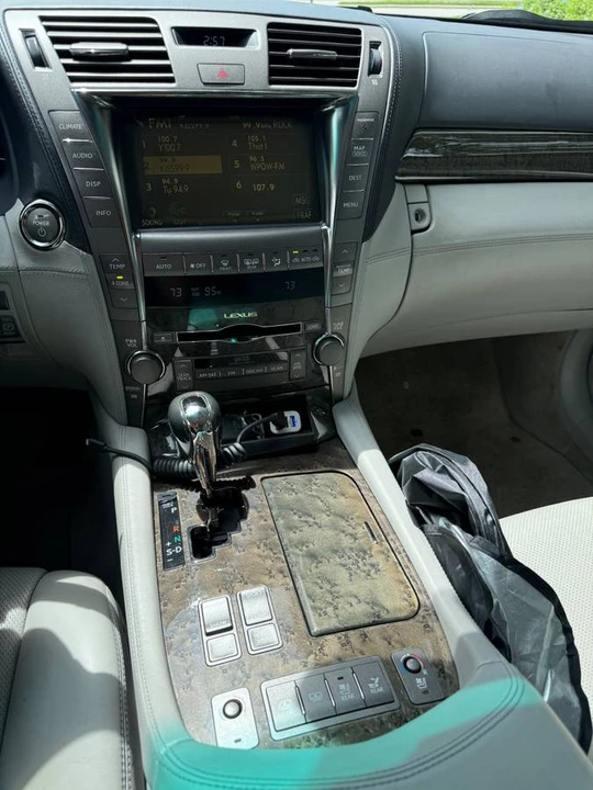 2008 Lexus LS 4th Gen - Image 4 of 23