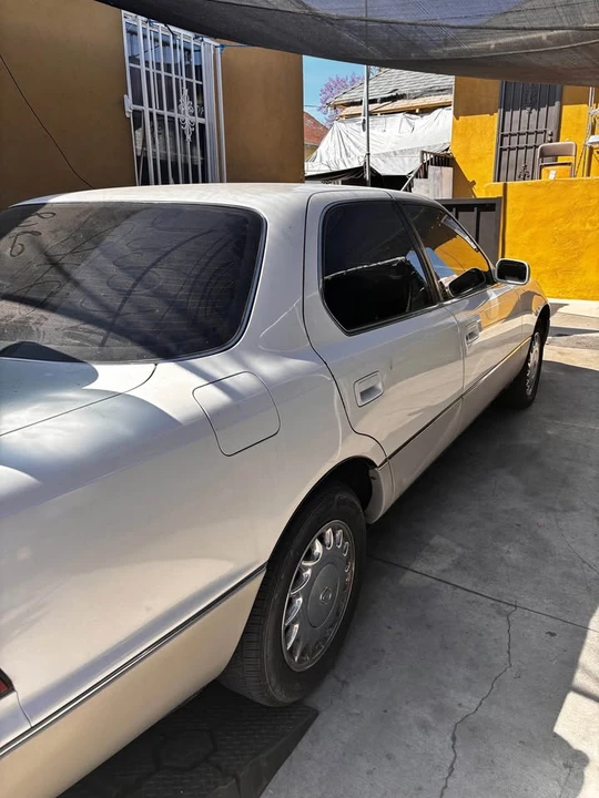 1990 Lexus LS 1st Gen - Image 4 of 6