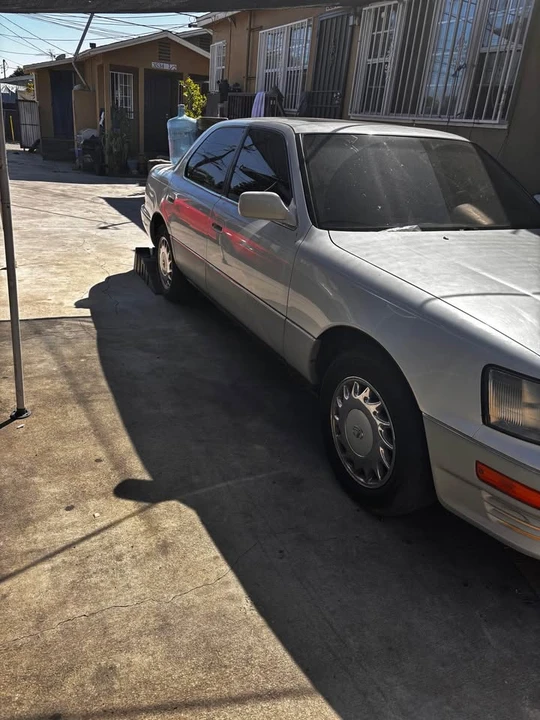1990 Lexus LS 1st Gen - Image 6 of 6
