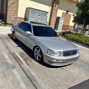 Lexus LS400