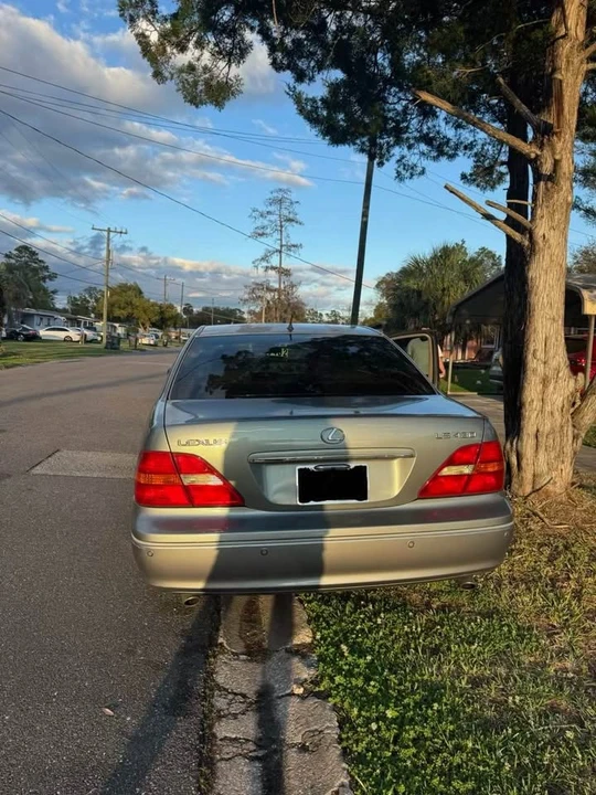 2003 Lexus LS 3rd Gen - Image 4 of 10