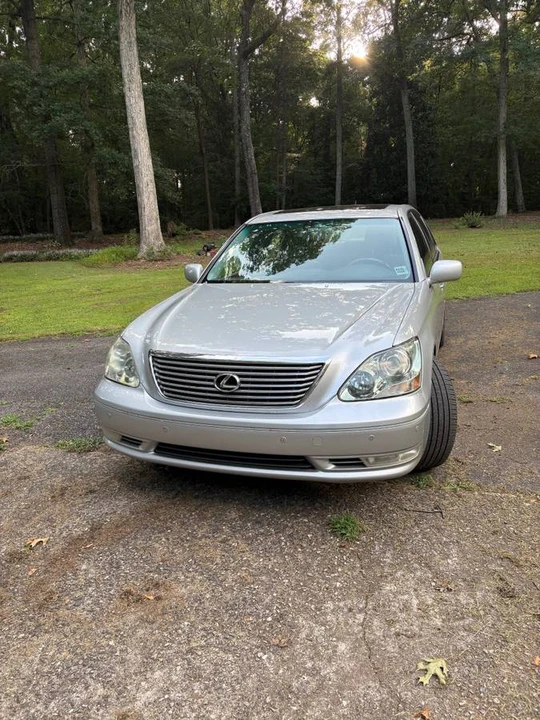 2005 Lexus LS 3rd Gen - Image 2 of 10