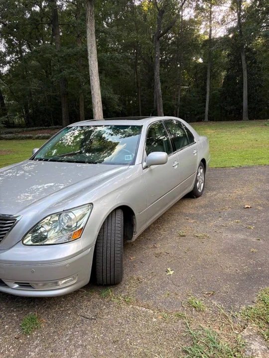 2005 Lexus LS 3rd Gen - Image 3 of 10