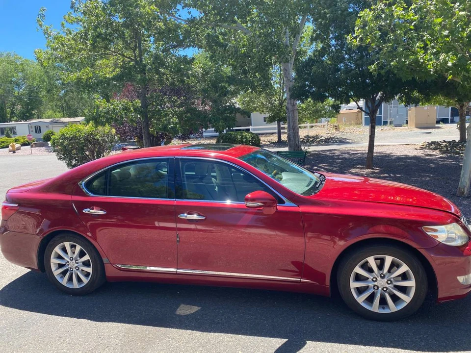 2011 Lexus LS 4th Gen - Image 5 of 12
