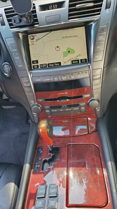 2008 Lexus LS 4th Gen - Image 15 of 24