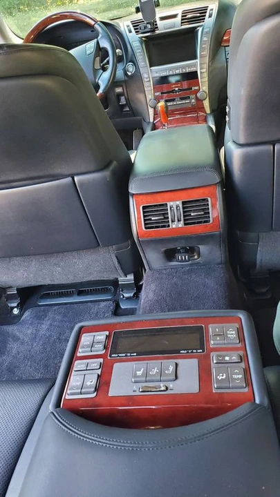 2008 Lexus LS 4th Gen - Image 12 of 24