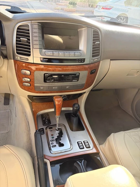 Lexus LX 1st Gen - Image 9 of 10