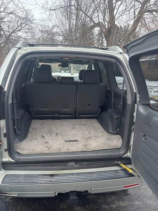 2004 Lexus LX 2nd Gen - Image 9 of 10