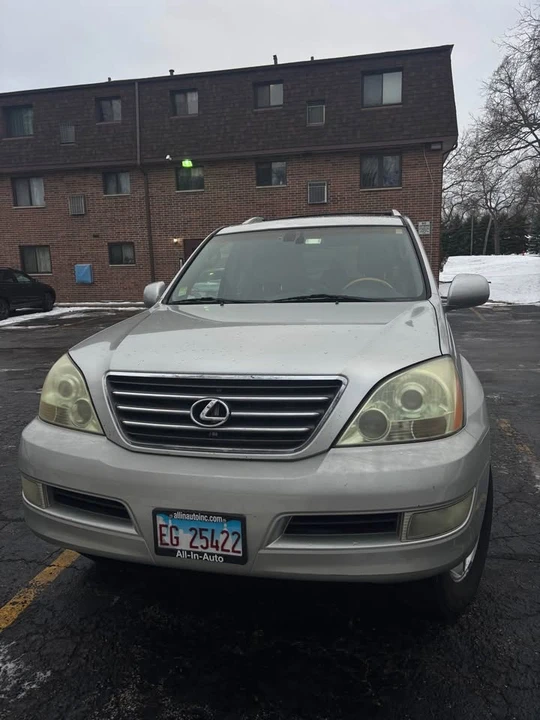 2004 Lexus LX 2nd Gen - Image 2 of 10