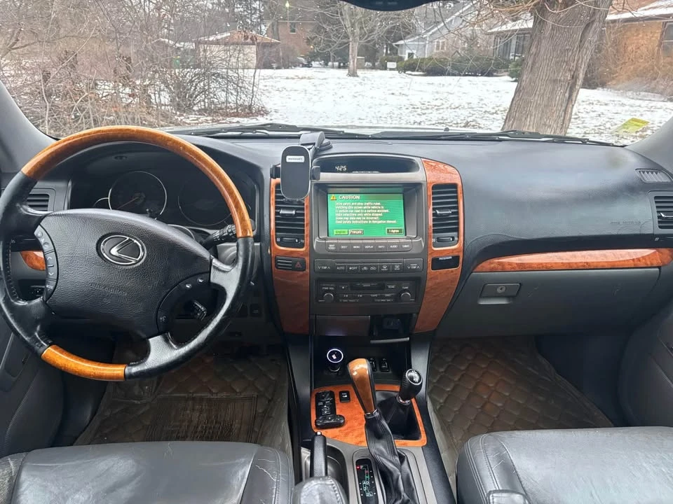 2004 Lexus LX 2nd Gen - Image 7 of 10