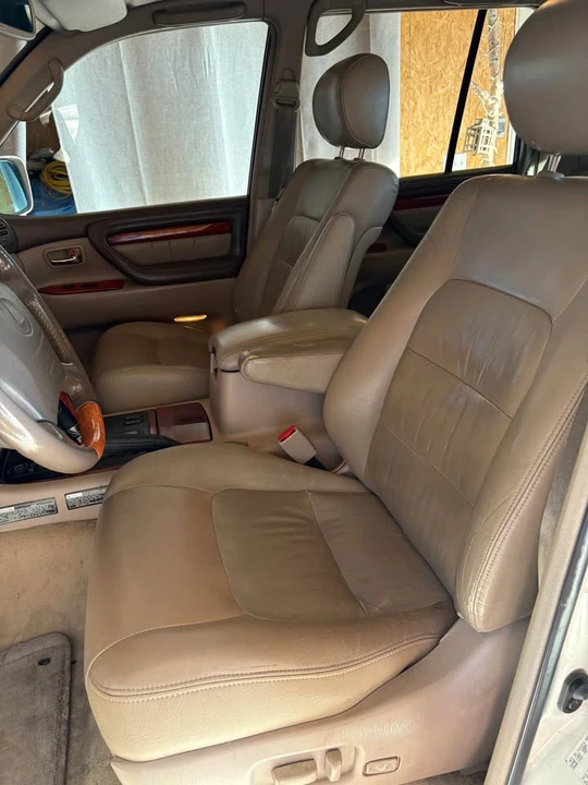2000 Lexus LX 2nd Gen - Image 2 of 7