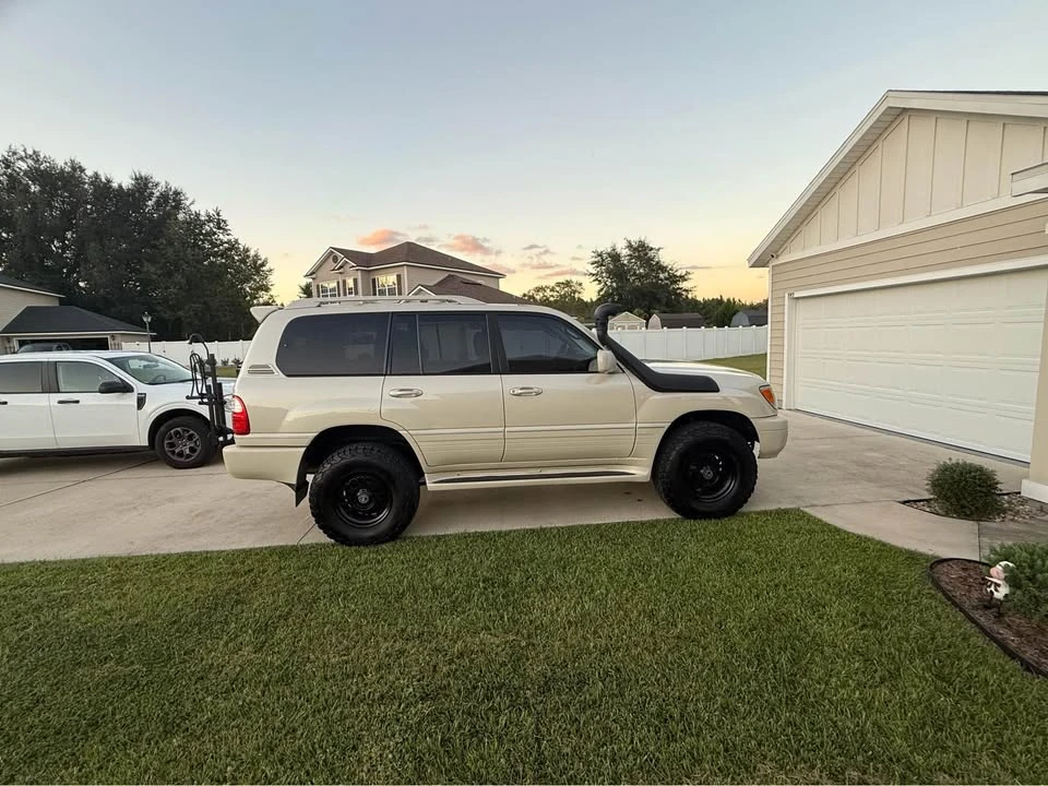 Lexus LX 2nd Gen - Image 2 of 10