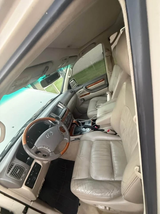 Lexus LX 2nd Gen - Image 8 of 10
