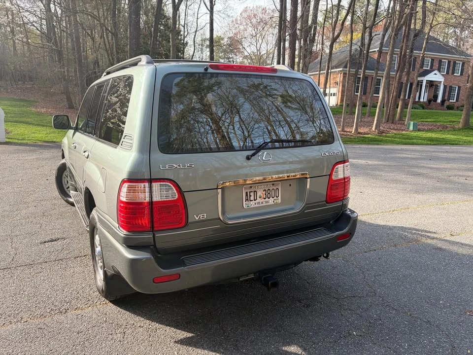 2001 Lexus LX 2nd Gen - Image 6 of 10