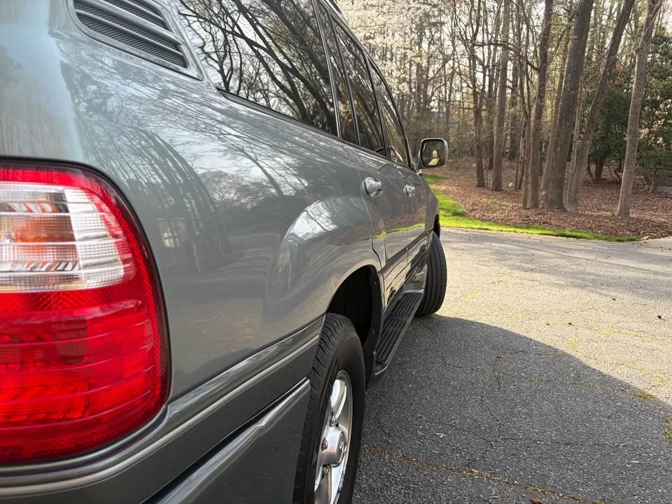 2001 Lexus LX 2nd Gen - Image 8 of 10