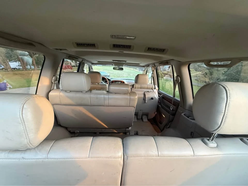 2000 Lexus LX 2nd Gen - Image 8 of 9