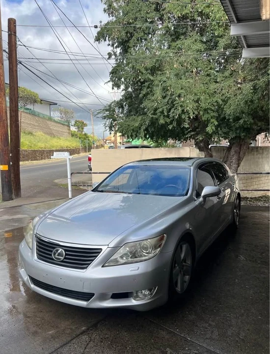 Lexus LS 4th Gen - Image 3 of 9