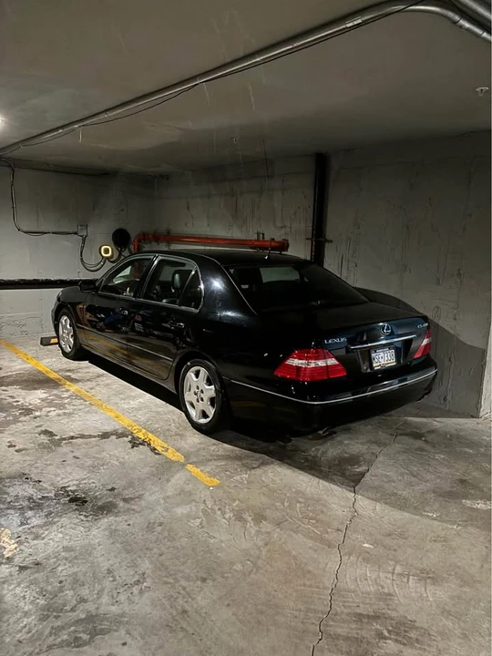 2004 Lexus LS 3rd Gen - Image 4 of 4