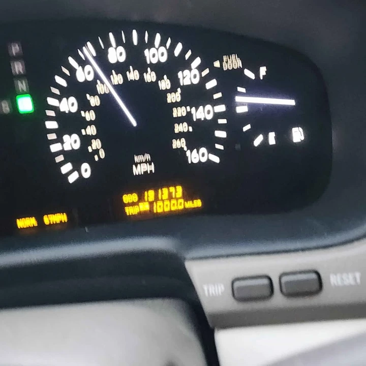 2004 Lexus LS 3rd Gen - Image 6 of 8