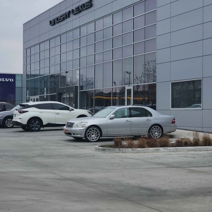 2004 Lexus LS 3rd Gen - Image 3 of 8