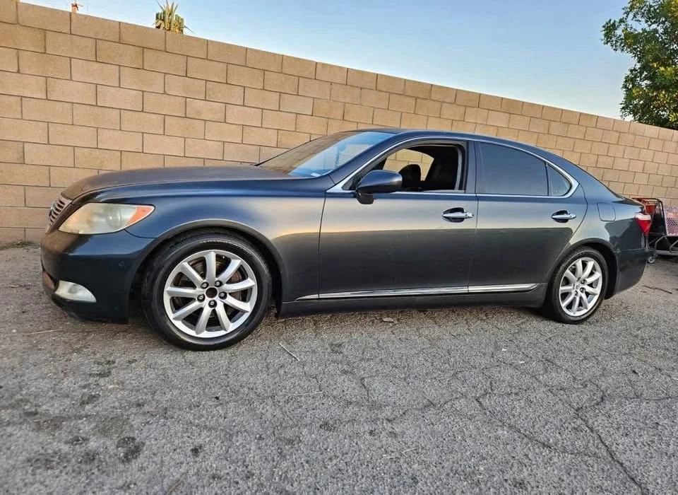 Lexus LS 4th Gen - Image 2 of 7