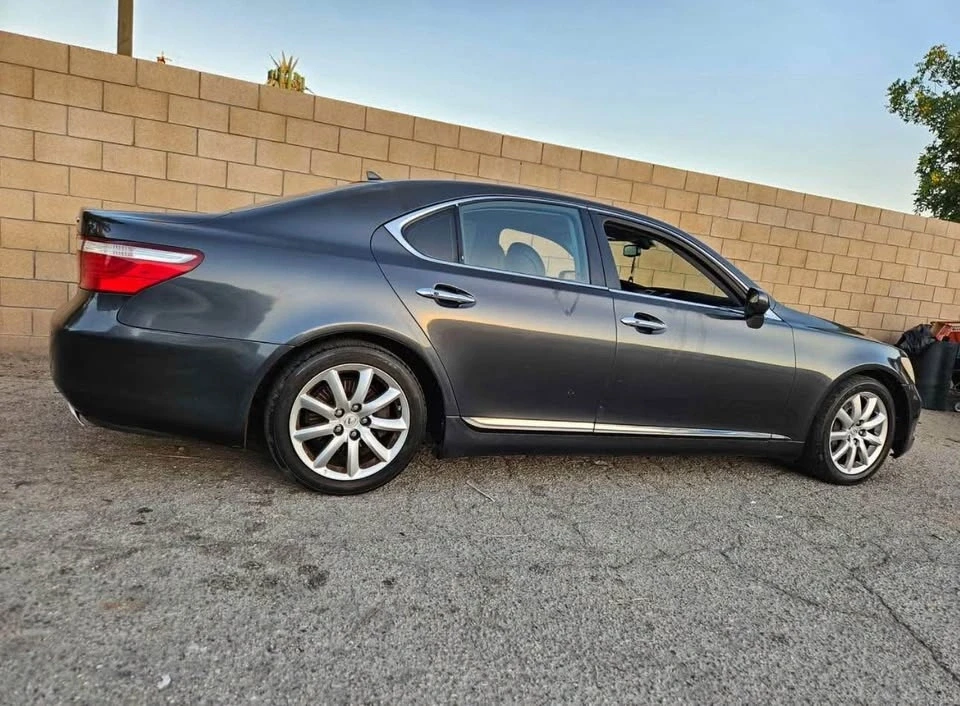 Lexus LS 4th Gen - Image 5 of 7