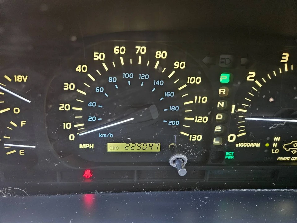 1998 Lexus LS 2nd Gen - Image 4 of 10